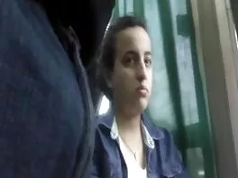 Ebony babe squirts ամբողջ սպիտակ տղայի հրեշ աքաղաղը
